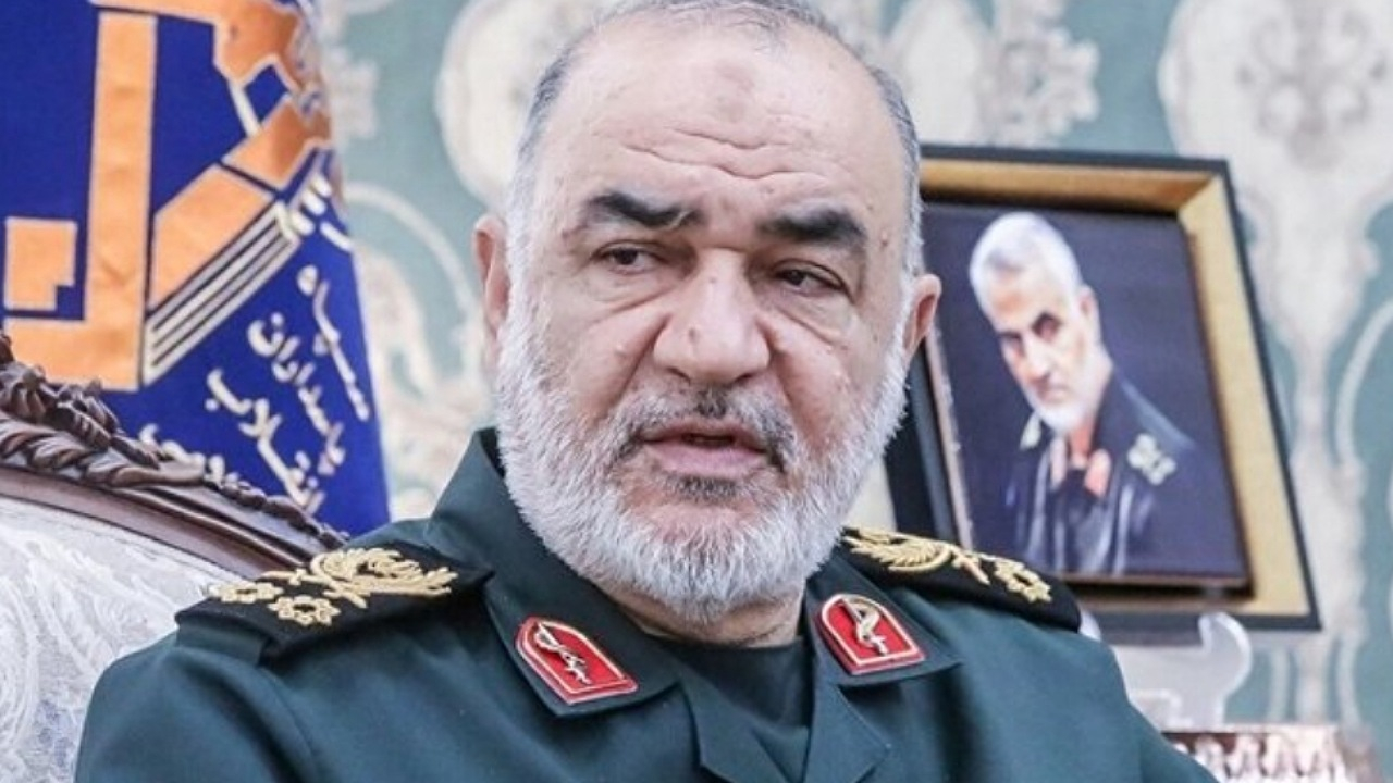 فرمانده کل سپاه درگذشت پدر شهیدان قابل را تسلیت گفت