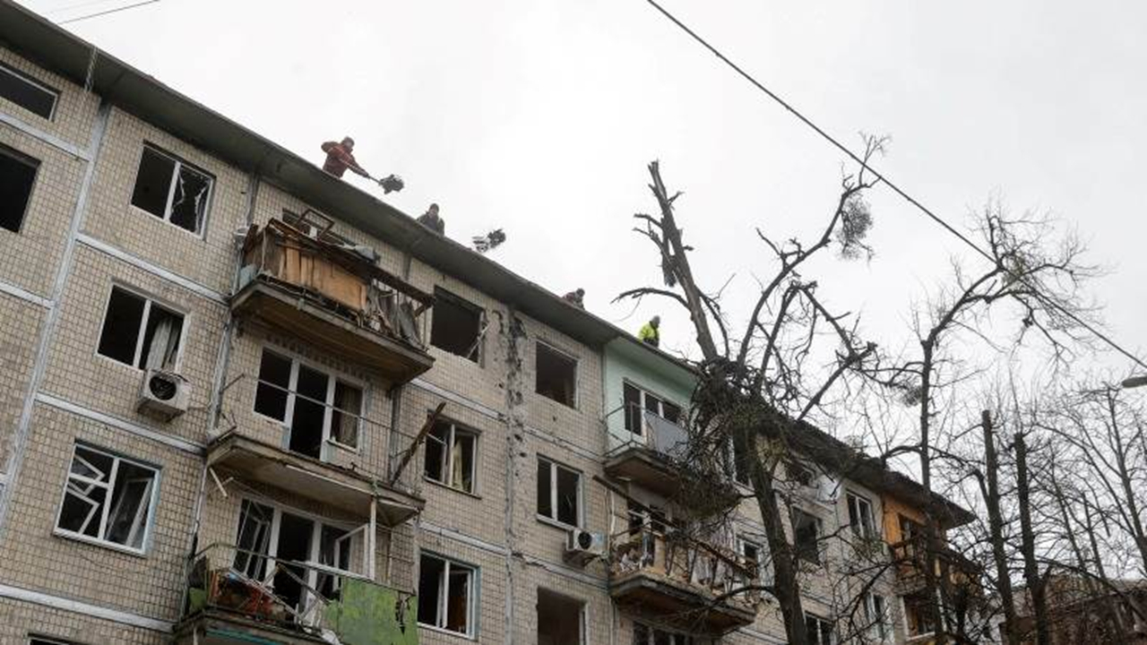 کی یف پس از حملات روسیه در تاریکی فرو رفت