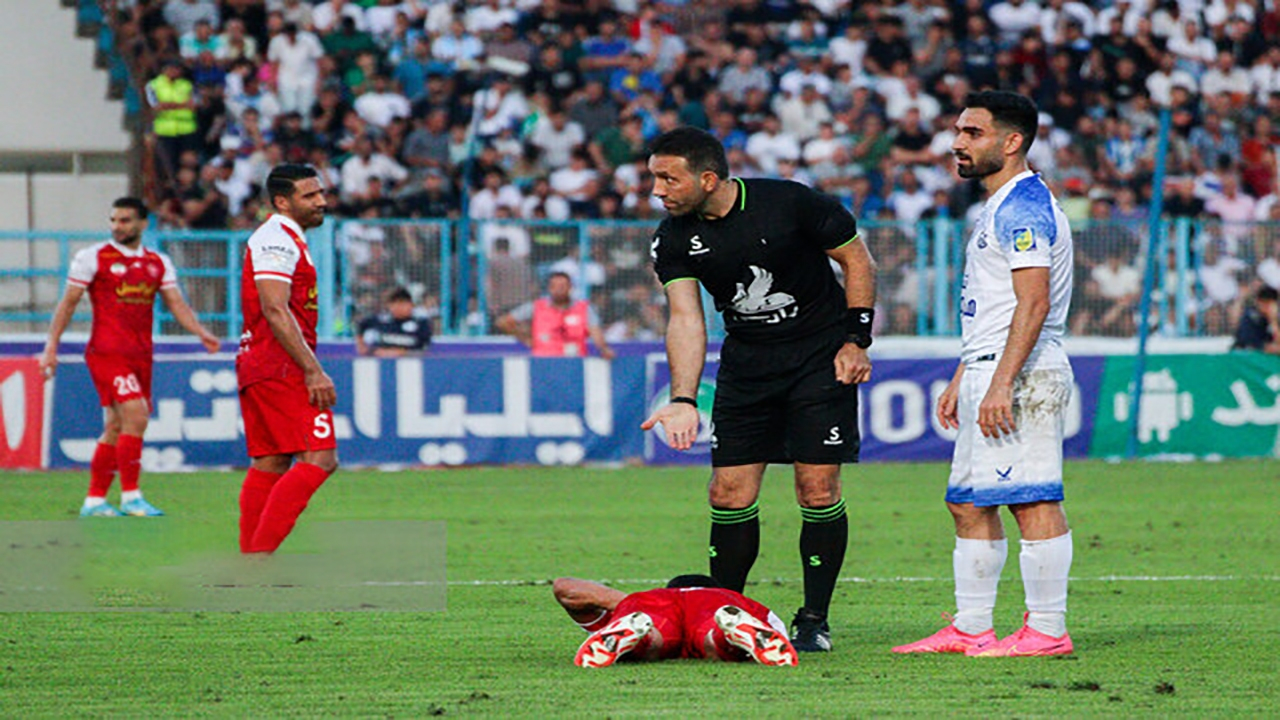 وحید کاظمی داور بازی تراکتور - پرسپولیس/ عرب‌براقی داور VAR شد