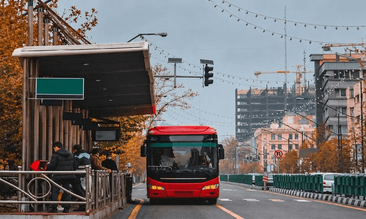 مجاز شدن تردد تاکسیها و ونها در خط ویژه بزرگراه چمران تهران