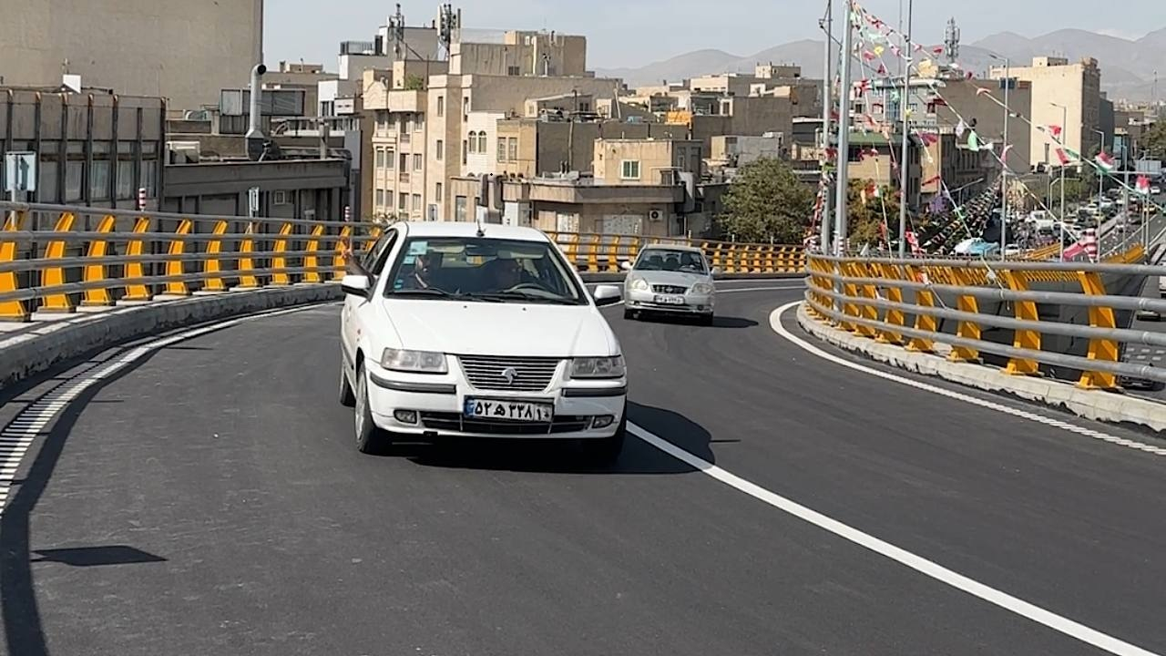 پل دسترسی خیابان ستارخان به بزرگراه چمران افتتاح شد