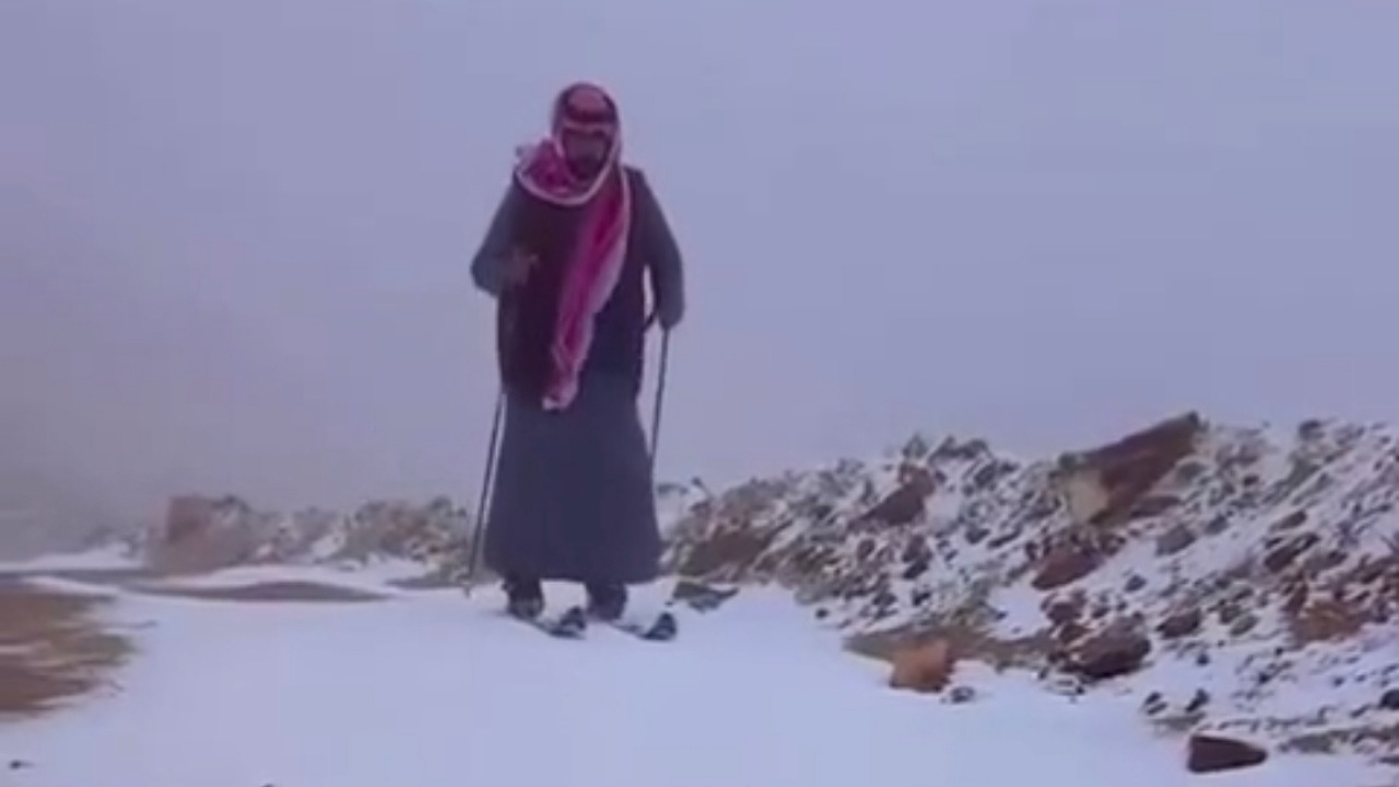 بارش برف در عربستان + فیلم