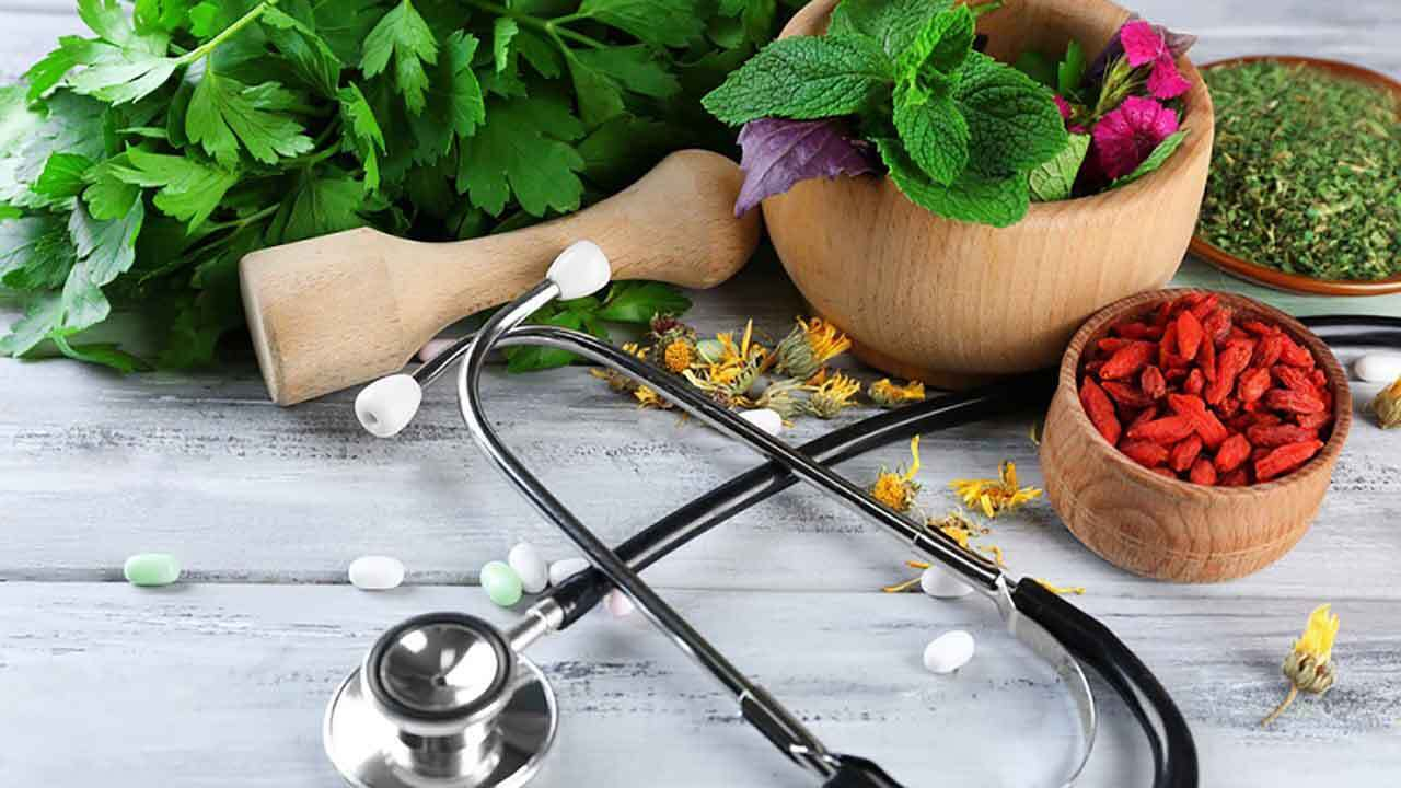 تولید بیش از ۷۵۰۰ قلم داروی گیاهی و سنتی در کشور 