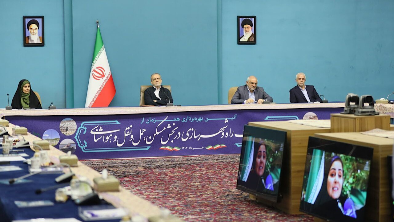 افتتاح ۴۲۱۹ پروژه حملونقلی با حضور رئیس جمهور
