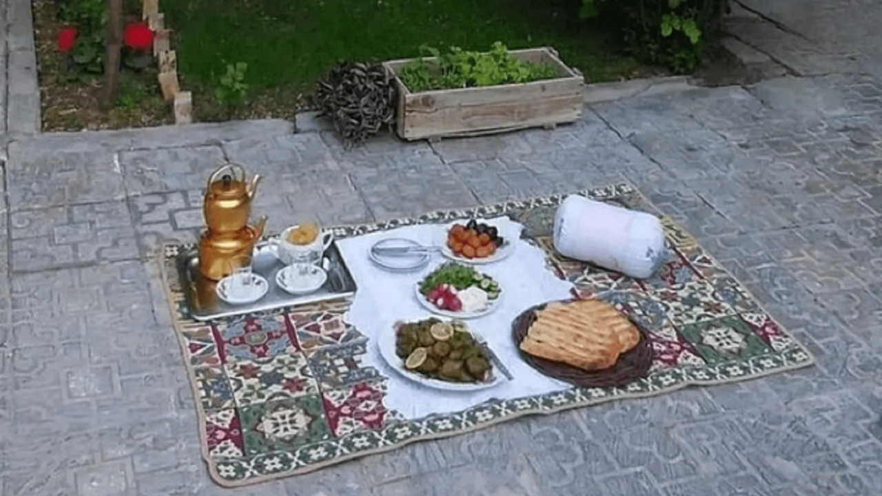 این «سفره» همه را دور خودش جمع میکرد