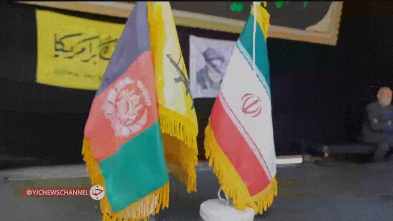 همدلی مهاجرین افغانستانی در بدرقه شهدا + فیلم