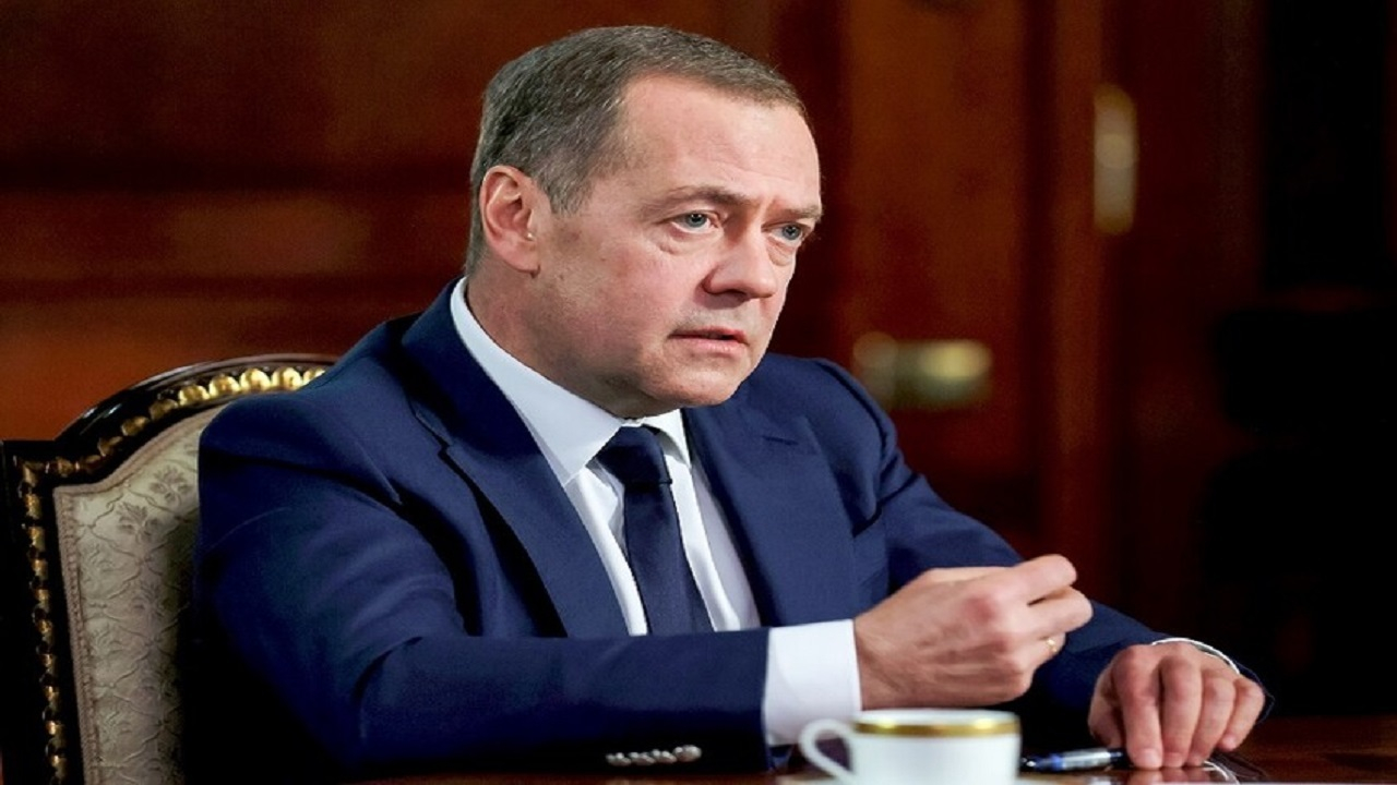 هشدار مدودف به اروپا درباره‌ی تله‌ی آمریکا برای قاره سبز