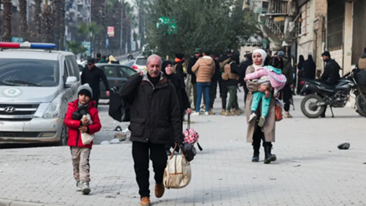 بیش از ۱۰۰ هزار نفر در حلب به دلیل درگیریها آواره شدند