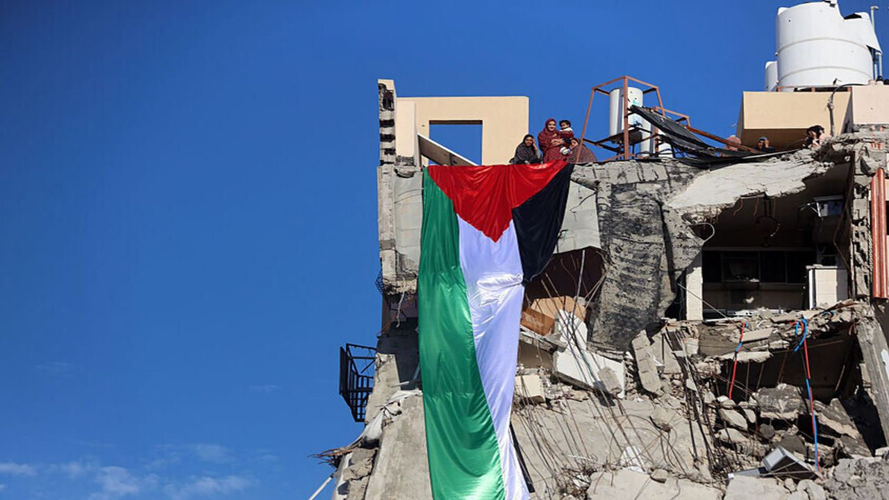 اندونزی نیامده تهدید به خروج کرد