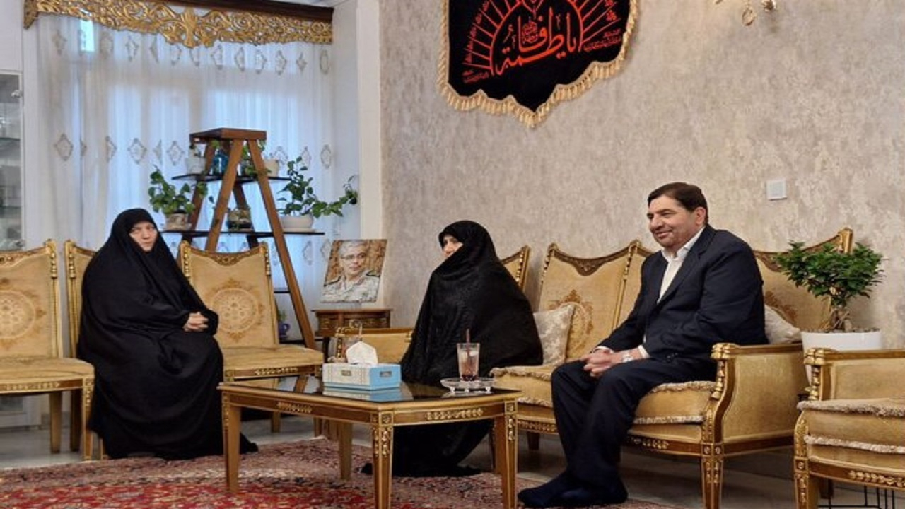 دیدار دستیار رهبر معظم انقلاب با خانواده شهید محمد باقری