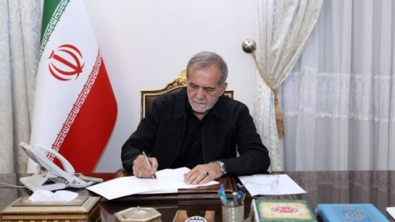پزشکیان درگذشت پدر شهید امیر سپهبد موسوی را تسلیت گفت