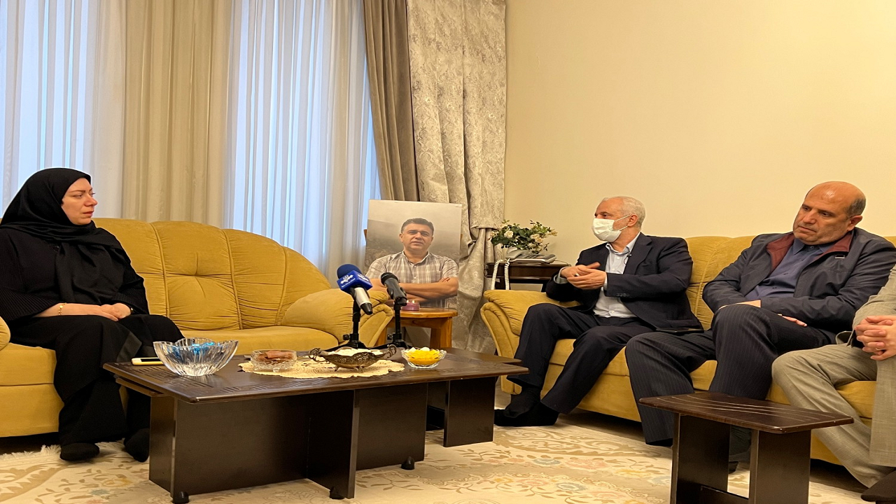 انسجام مردم توطئههای دشمنان را خنثی کرد