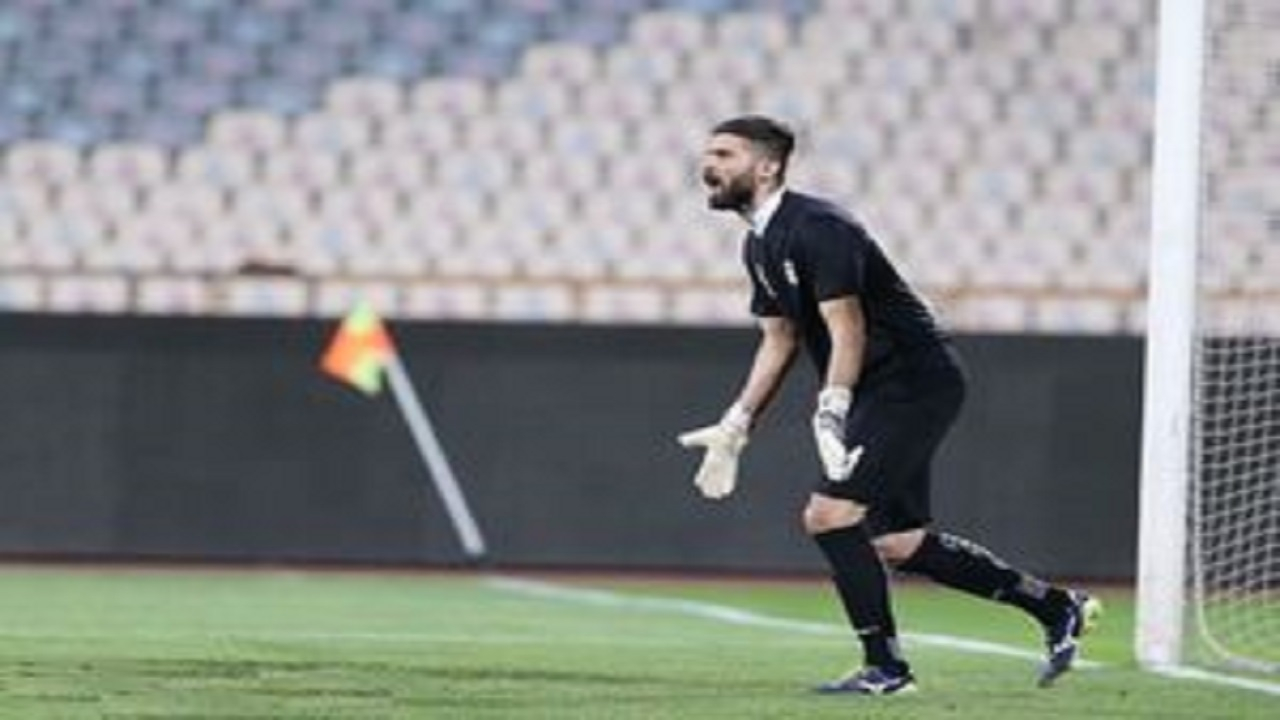 دروازه بان تیم فوتبال استقلال رسما جدا شد