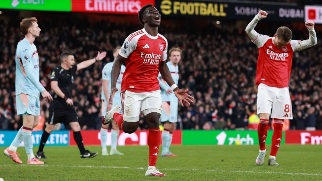 پیروزی آرسنال، شکست چلسی و توقف لیورپول در لیگ جزیره + فیلم