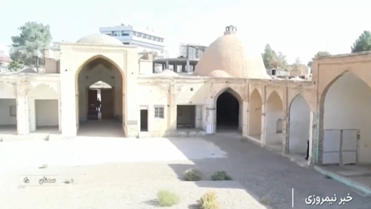 ادامه روند مرمت و بازسازی کاروانسرای شاه عباسی سمنان + فیلم