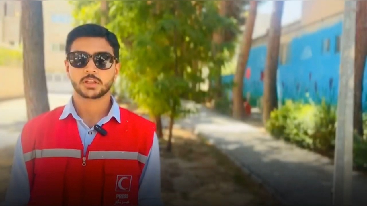 در مواجهه با فرد دچار تشنج چه کنیم؟ + فیلم
