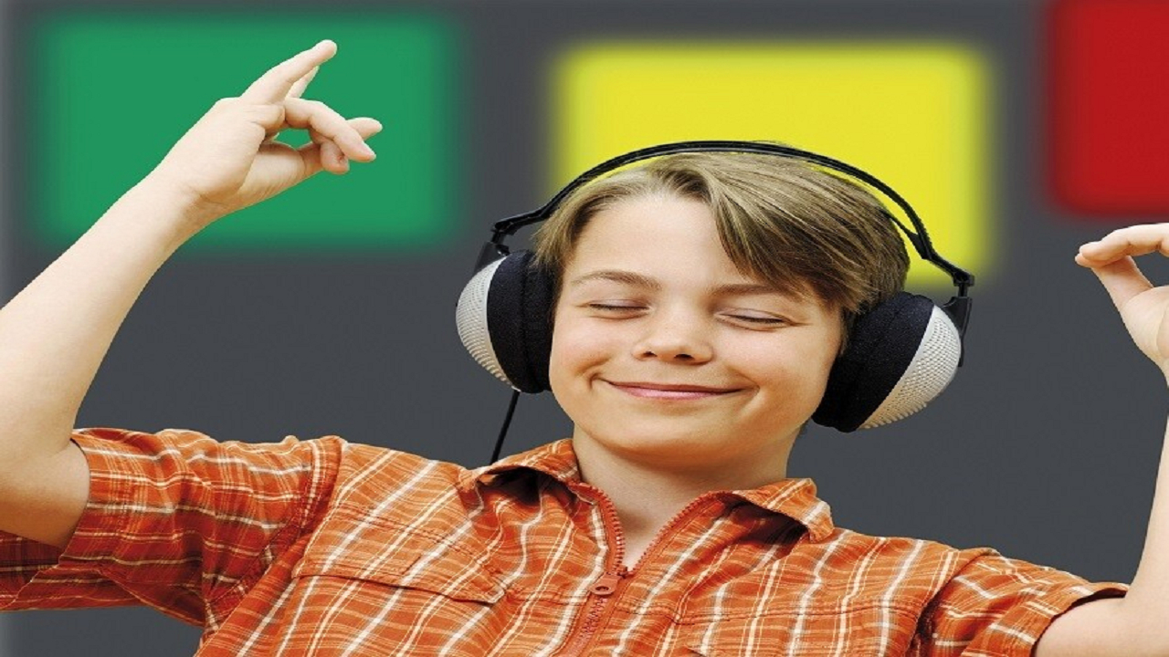 تآثیر مخرب استفاده زیاد از هدفون برای شنوایی و ابتلا به بیماریهای عصبی