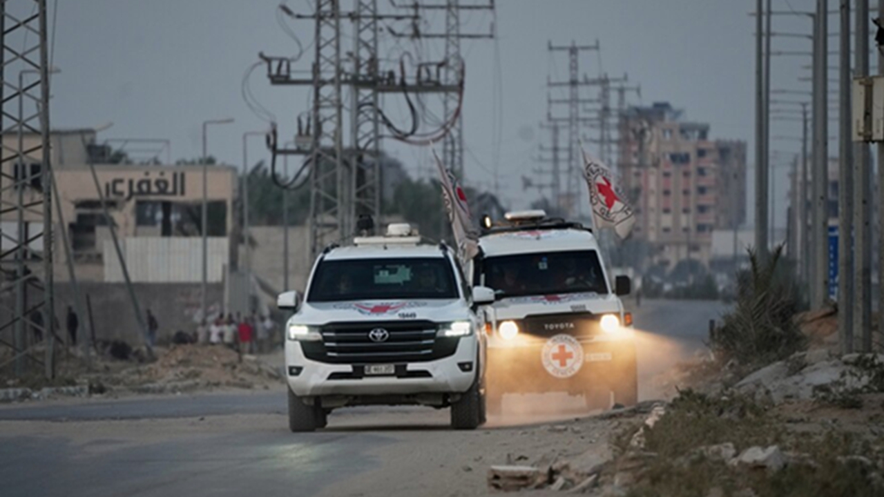 القسام جسد یک اسیر اسرائیلی را به صلیب سرخ تحویل داد