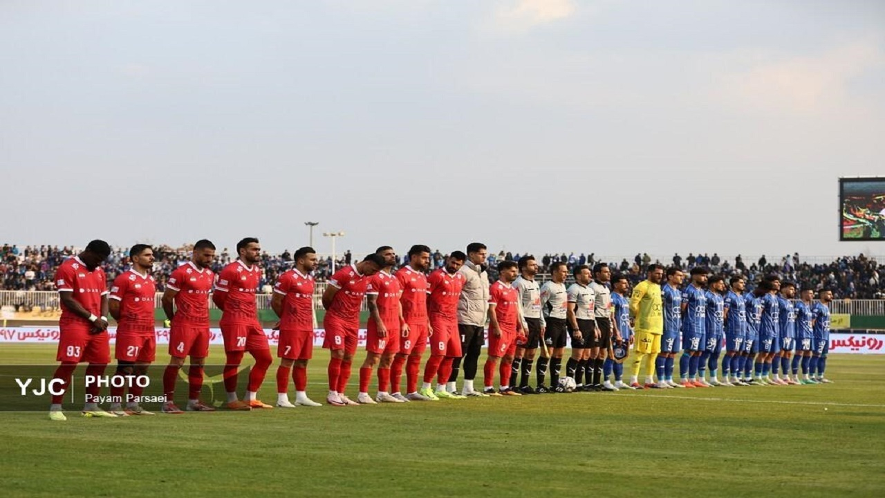 صالح حردانی در بازی دربی باید اخراج میشد/ کمیته انضباطی به سنگپرانی ورود کند