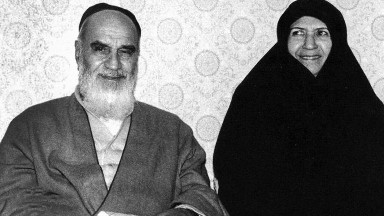 روایتی از احترام ویژه امام خمینی (ره) به همسرشان + فیلم