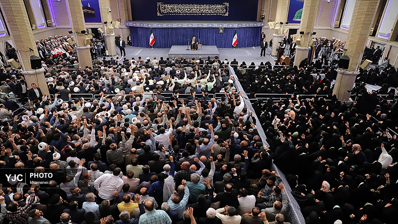 دیدار دست‌اندرکاران حج و جمعی از زائران بیت‌الله الحرام با رهبر انقلاب