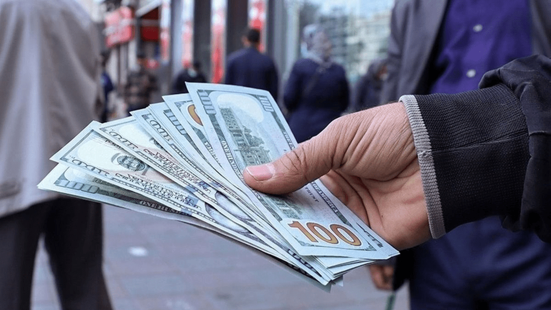 بازار ارز؛ به صدا درآمدن زنگ هشدار برای سیاست‌گذار(یادداشت روز)
