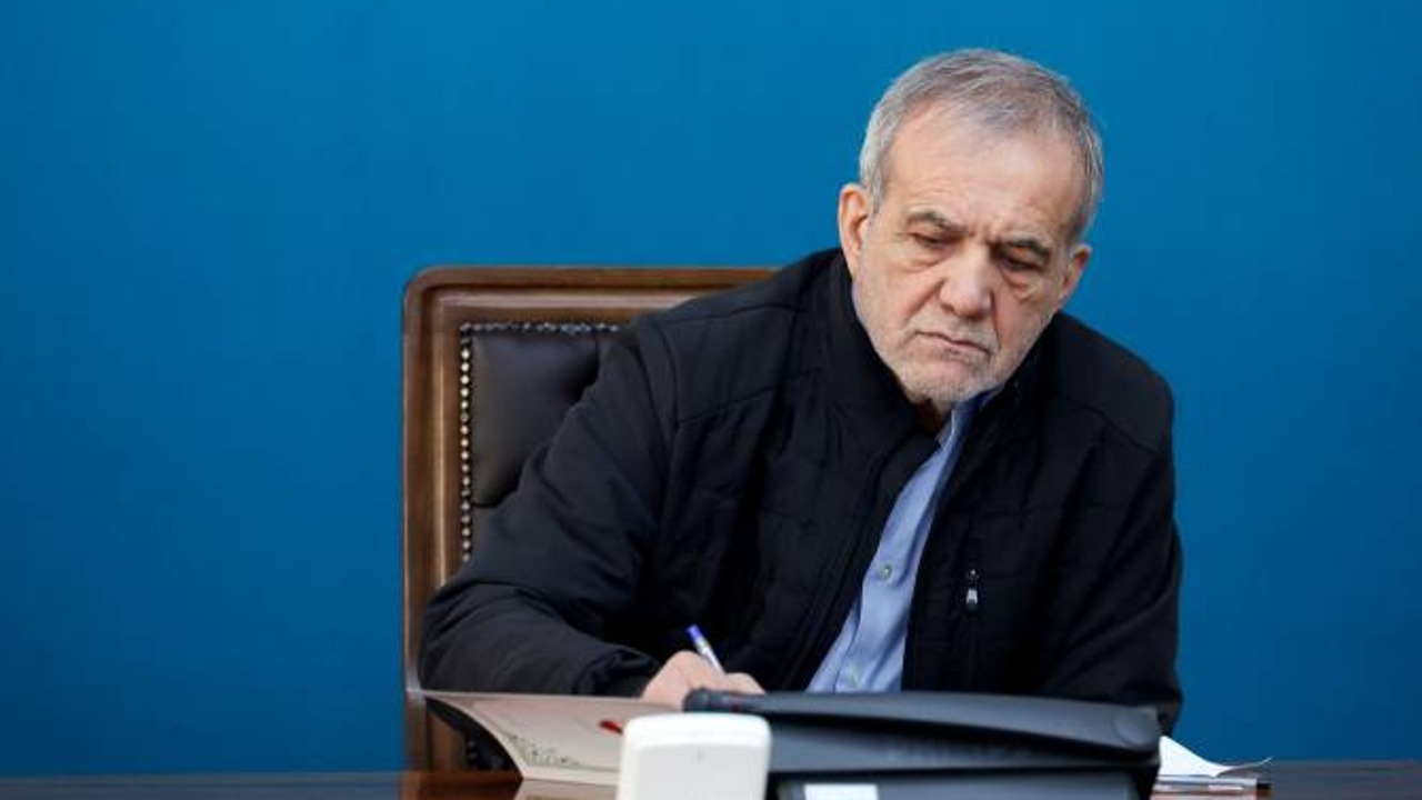 پیام تسلیت پزشکیان در پی درگذشت احمد ناطق نوری