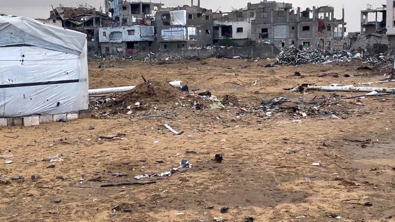 تصاویر تکاندهنده از کودکان غزه پس از غرق شدن چادرهایشان در باران + فیلم