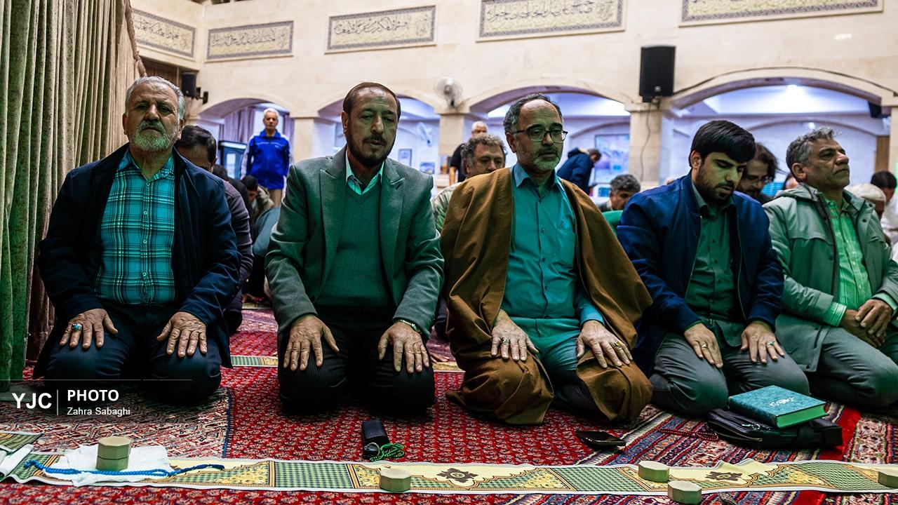 حال و هوای اولین افطاری ماه رمضان ۱۴۰۴ در مسجدالرضا