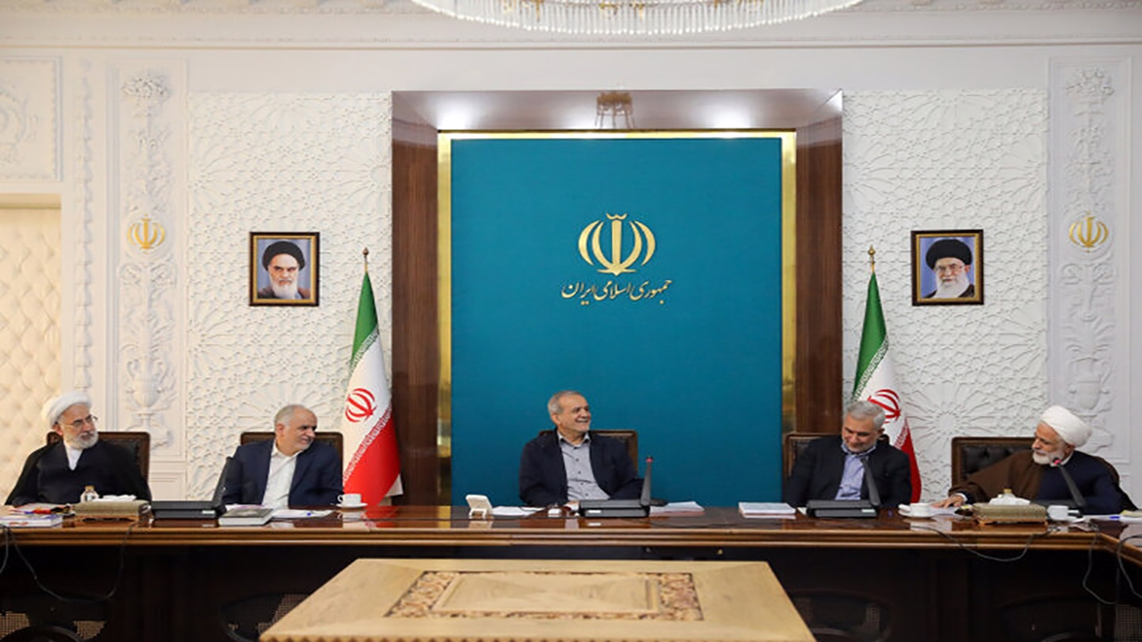 پزشکیان: مصداق ضربالمثل «سنگ بزرگ علامت نزدن است» را باور دارم