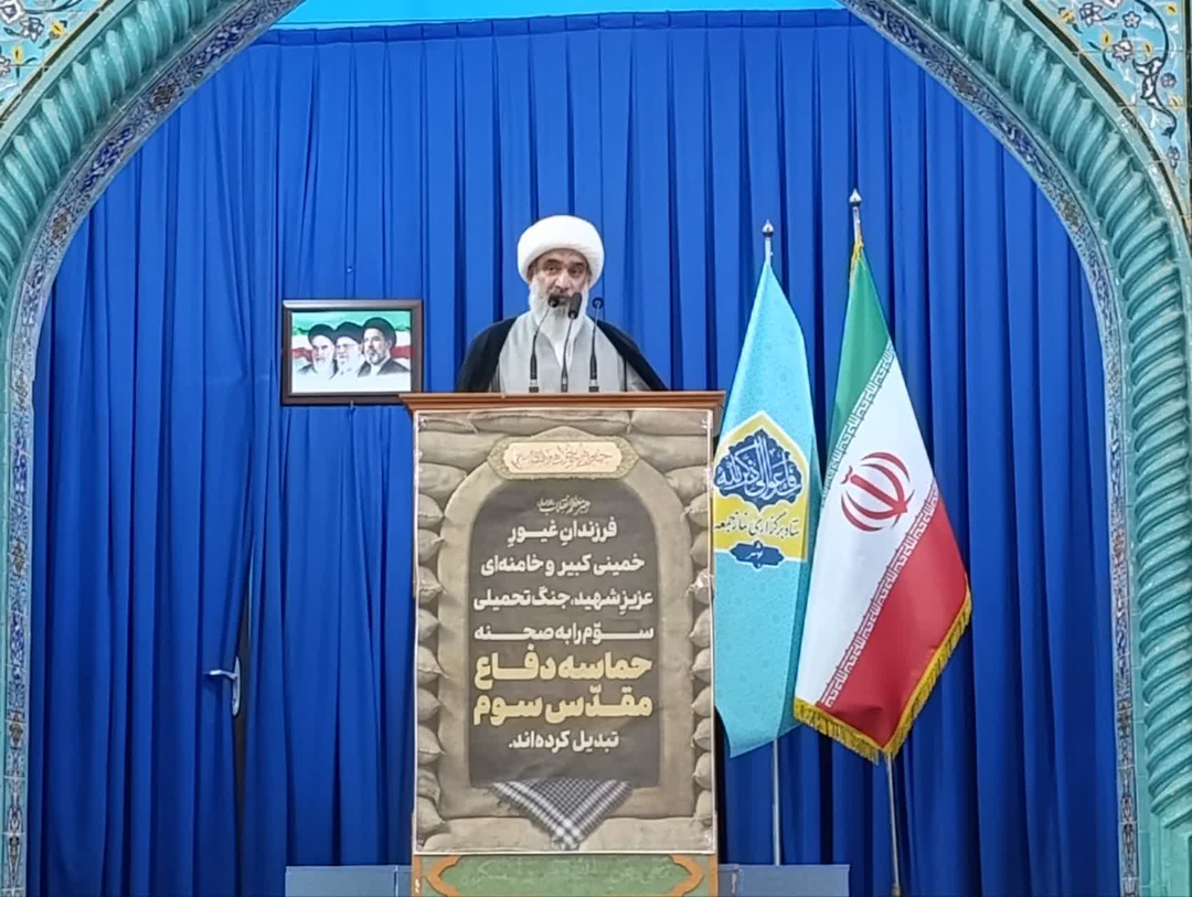 مسئولان با تهاجم فرهنگی دشمن مقابله کنند