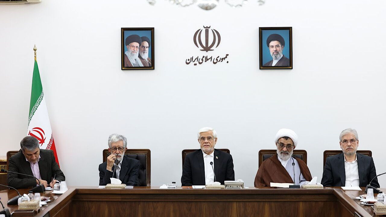 عارف: ایرانهراسی خنثی شده است/ باید نقش جدید خود را در منطقه ایفا کنیم