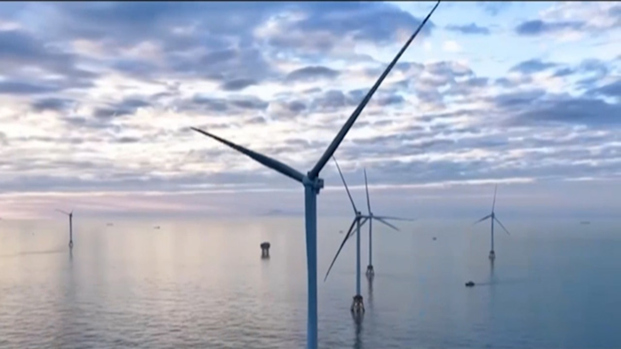 بهرهبرداری از اولین توربینهای بادی پرنده در چین + فیلم