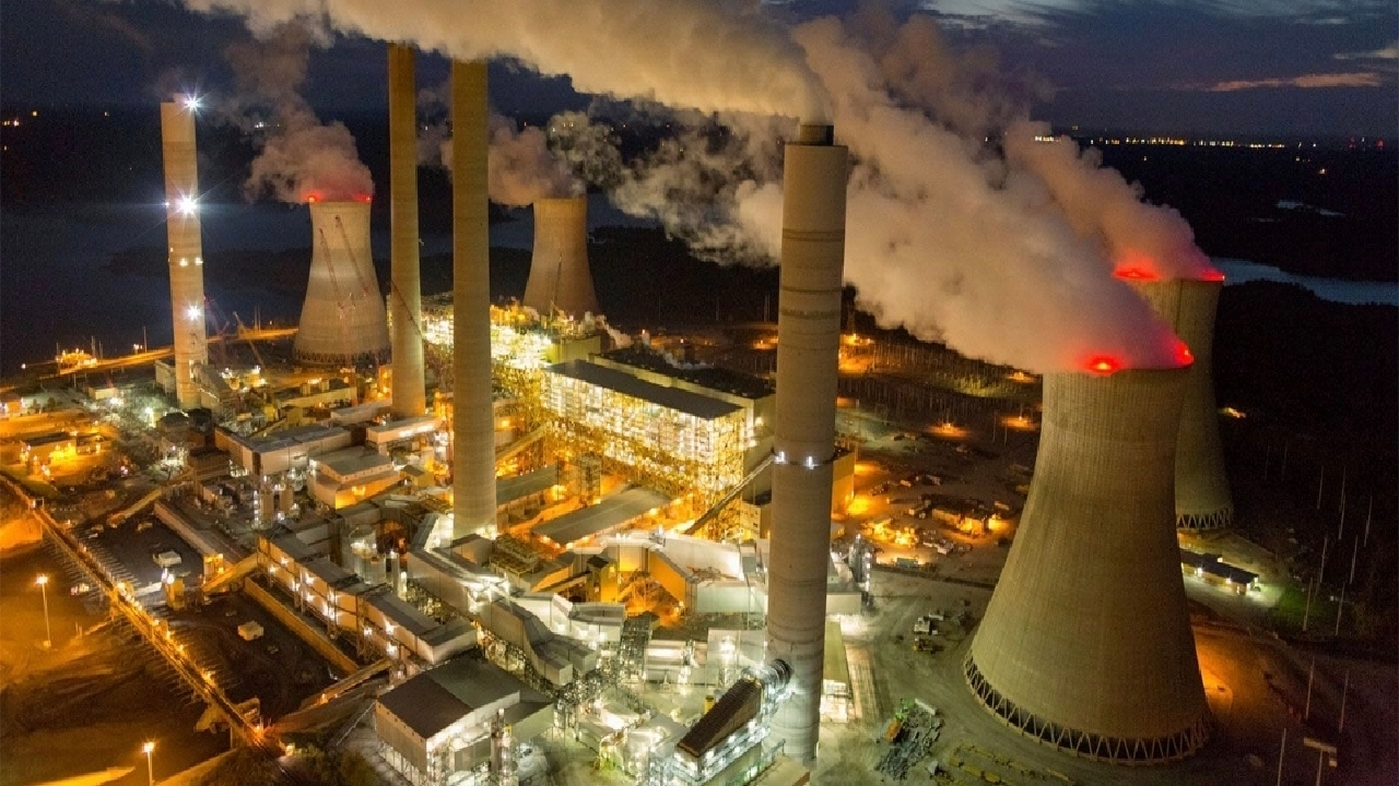 تأکید دادستانی بر تأمین پایدار سوخت نیروگاهها و جلوگیری از قطعی گاز و برق در زمستان