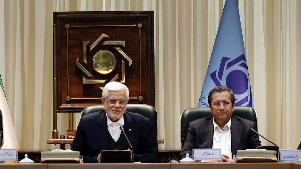 عارف: اولویت دولت وفاق ملی، تضمین امنیت غذایی و بهبود معیشت است