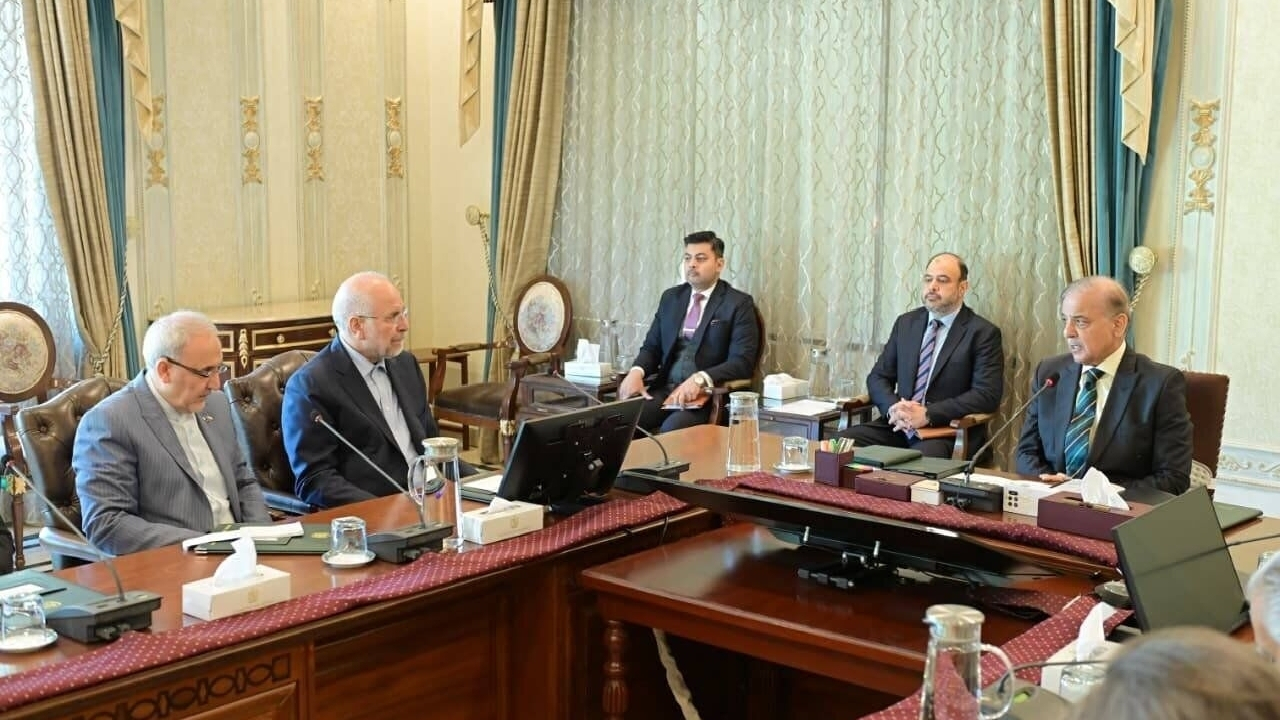 تاکید قالیباف بر توسعه همکاریها با پاکستان/ آمریکا مخالف پیشرفت کشورهای اسلامی است