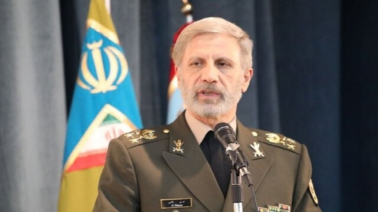 فرمانده کل ارتش: دفاع و دیپلماسی در یک میدان اجرا می‌شود/ ارتش در آمادگی کامل است