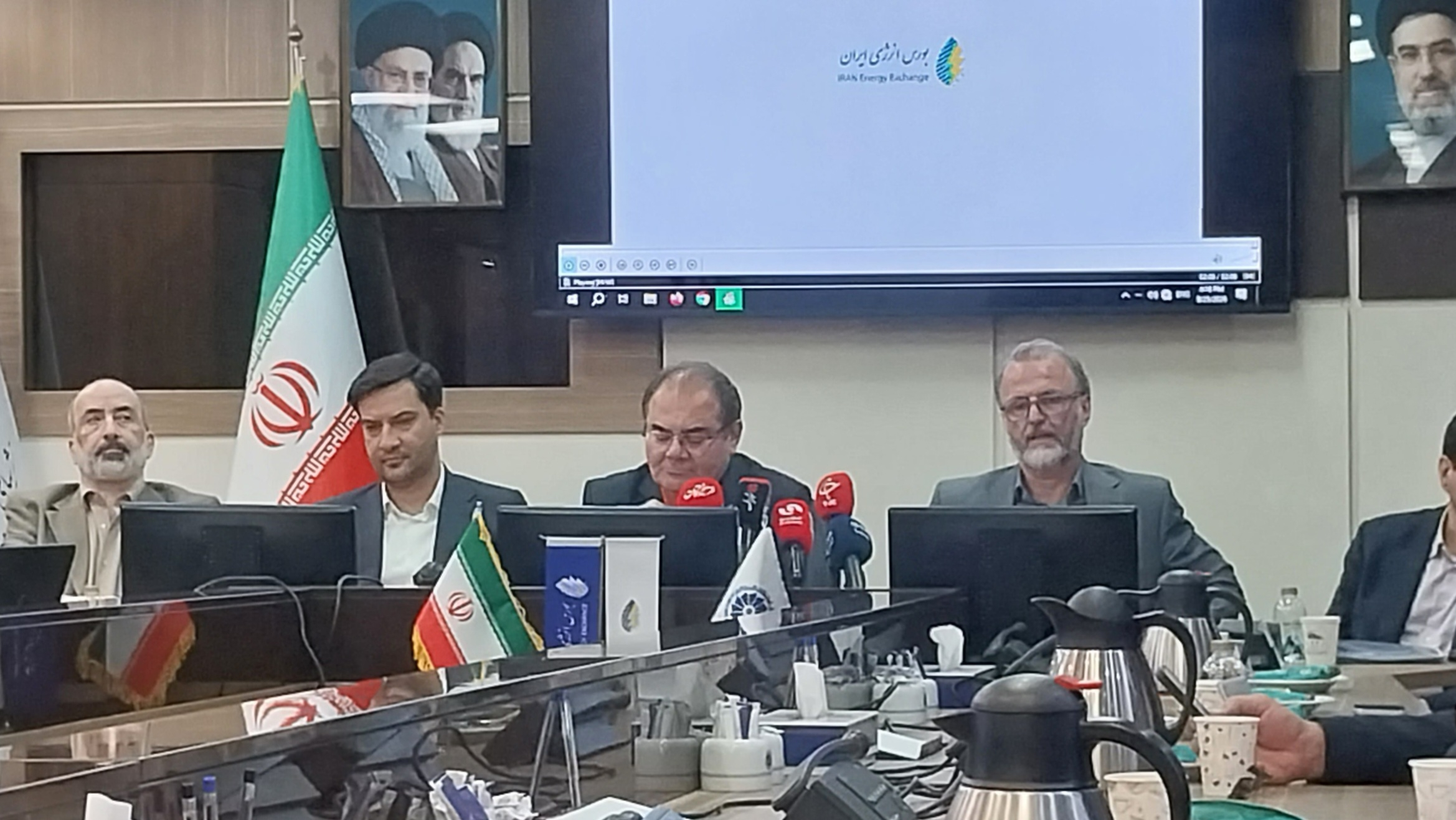 رشد ۷ برابری ظرفیت نیروگاه‌های خورشیدی نسبت به دو سال گذشته/ آغاز پذیره‌نویسی صندوق پروژه نیروگاه تجدیدپذیر از هفته آینده