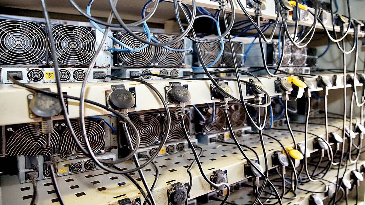 ۲۰۰۰ دستگاه ماینضر قاچاق به ارزش ۱۴۷ میلیارد کشف شد/ تشکیل ۴۵۷ تیم عملیاتی