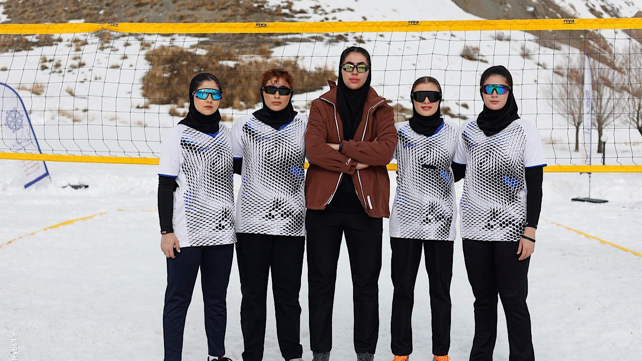 پیروز شمیران قهرمان دومین تور ملی والیبال برفی بانوان شد