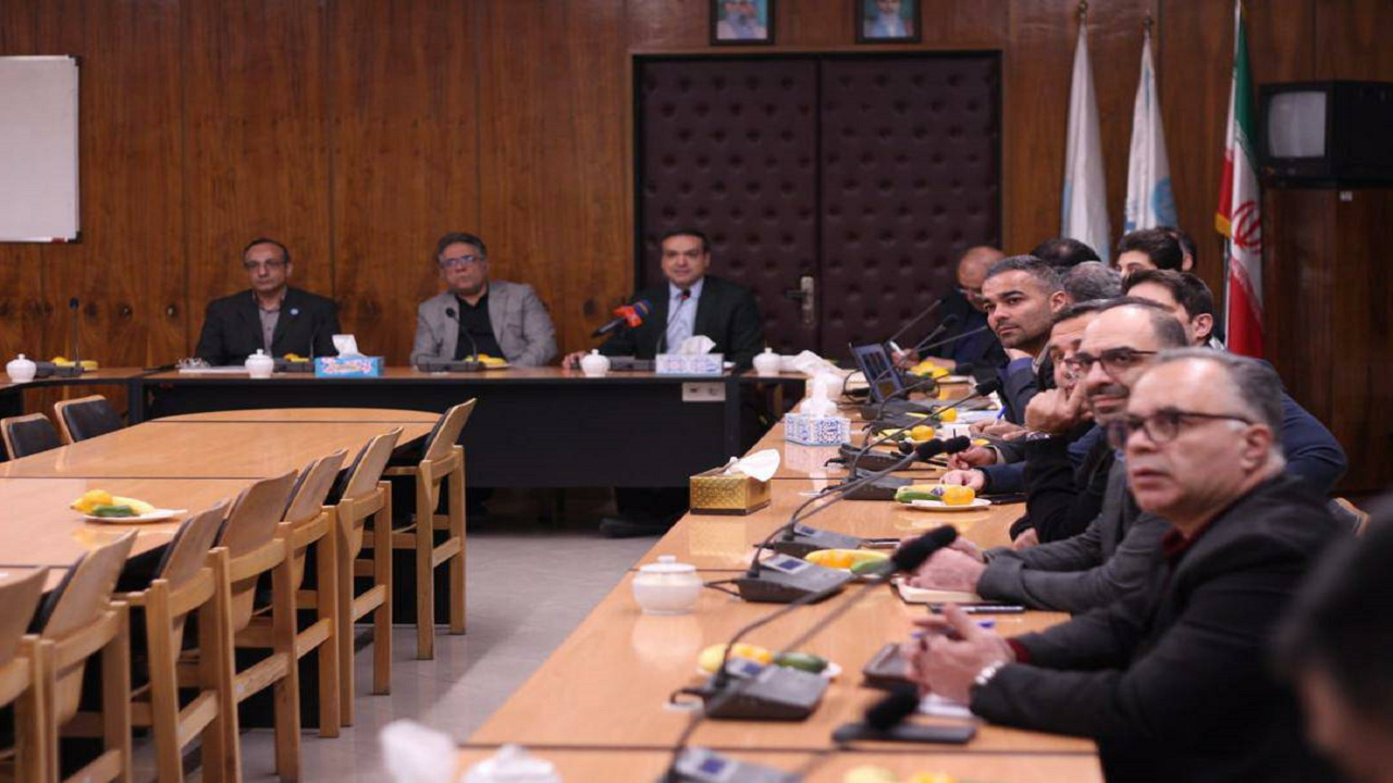 حرکت در مسیر فولاد سبز مهم‌ترین خواسته صنعتگران از دانشگاه تهران