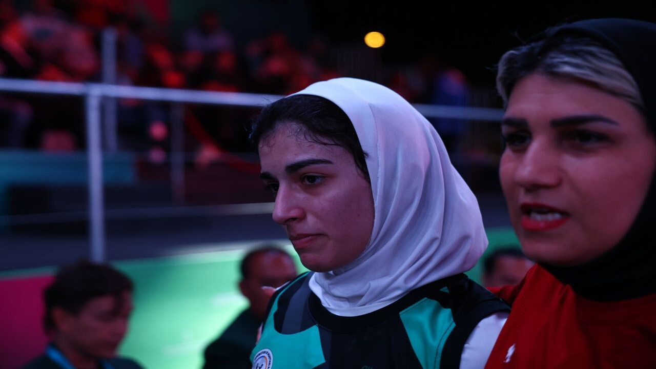 اکبری به نقره مویتای رسید