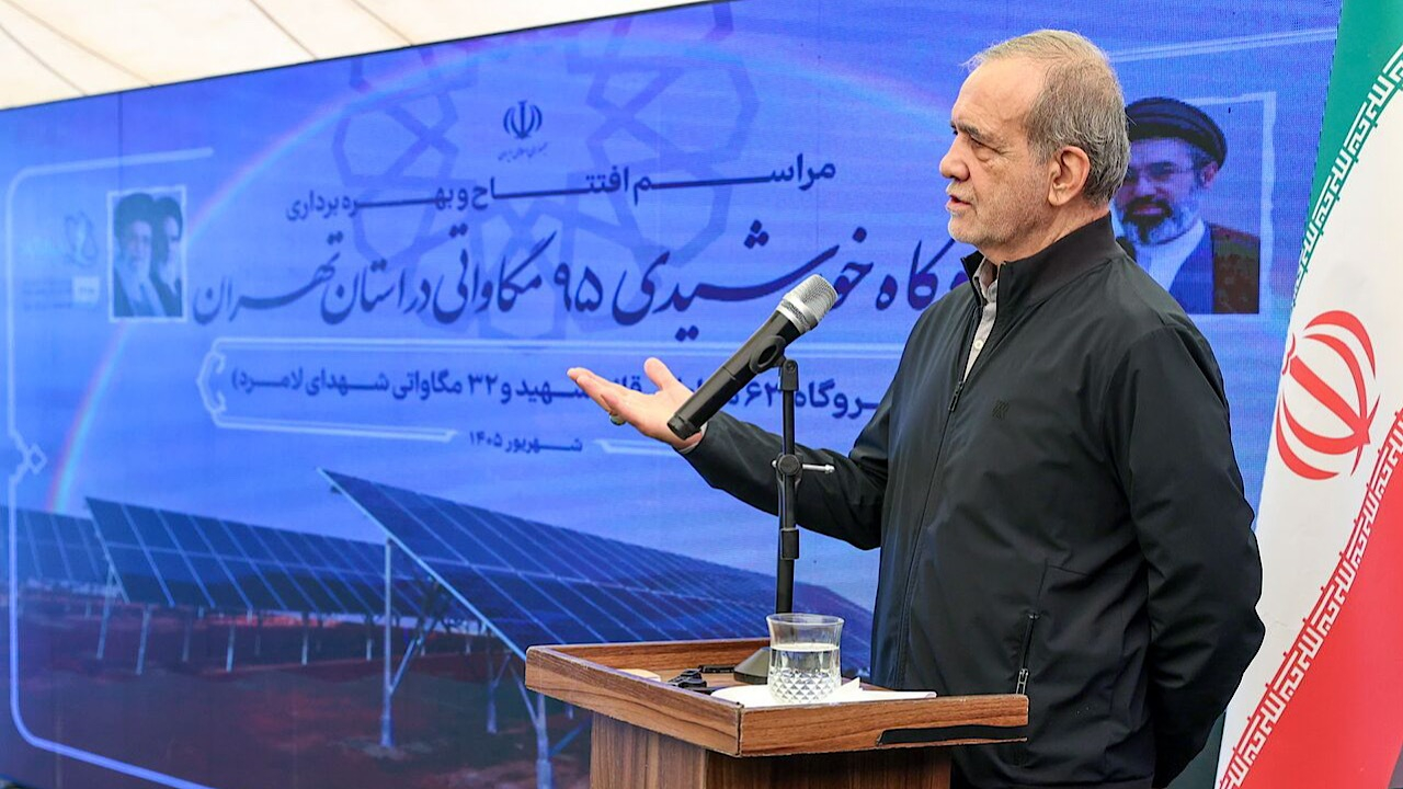 تأکید رئیس‌جمهور بر حمایت تمام‌قد از تولیدکنندگان داخلی پنل‌های خورشیدی