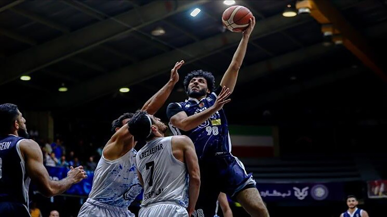 بازهم زمزمههای انصراف از لیگ برتر بسکتبال؛ تصمیم یک بام و دوهوا زیر سبد!