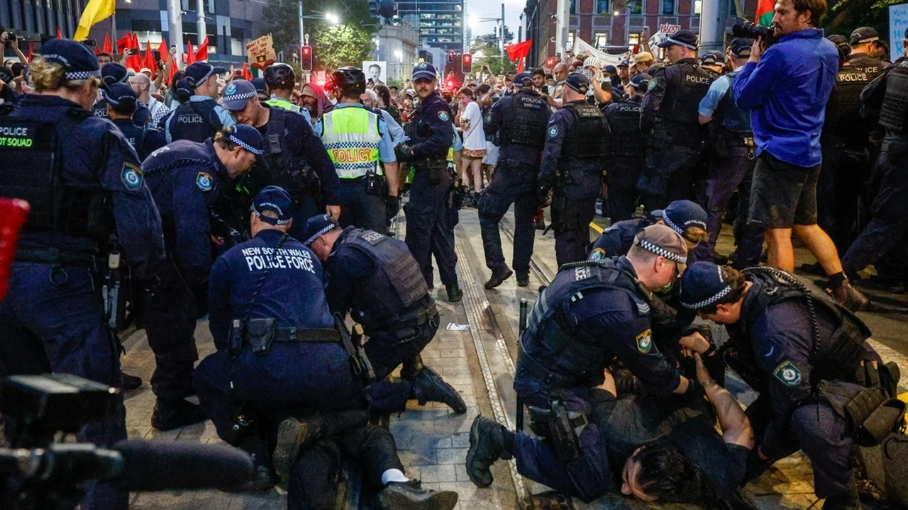 تظاهرات در استرالیا در اعتراض به سفر رئیس رژیم صهیونیستی به این کشور + فیلم