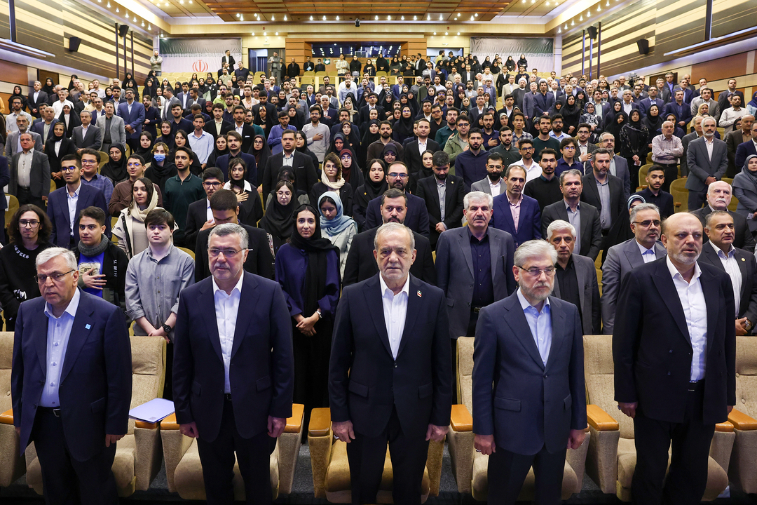 تأکید رئیسجمهور بر نقش دانشگاهیان در حل مسائل کشور و شکوفایی استعدادها