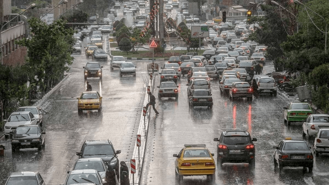 اولین بارش شدید پاییزی در تهران از راه رسید