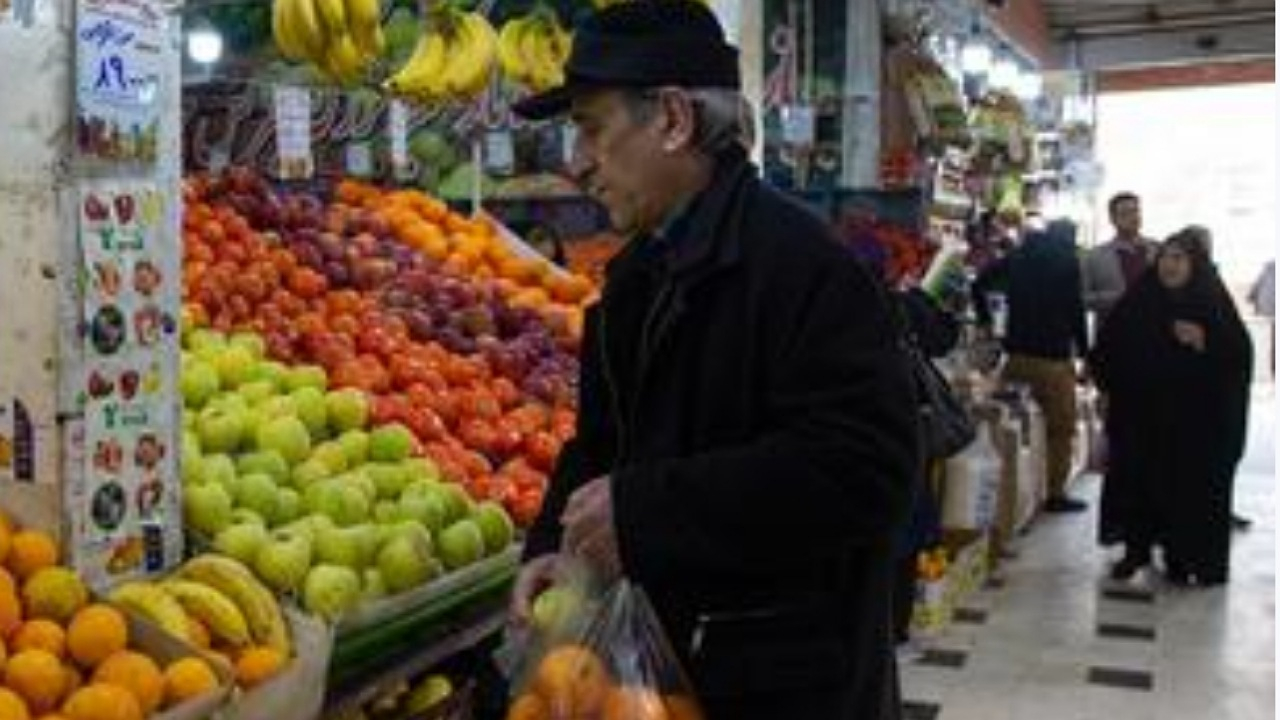 امکان خرید بیشتر شهروندان با کالا برگ به دلیل اختلاف قیمت میادین و بازارهای میوه و ترهبار