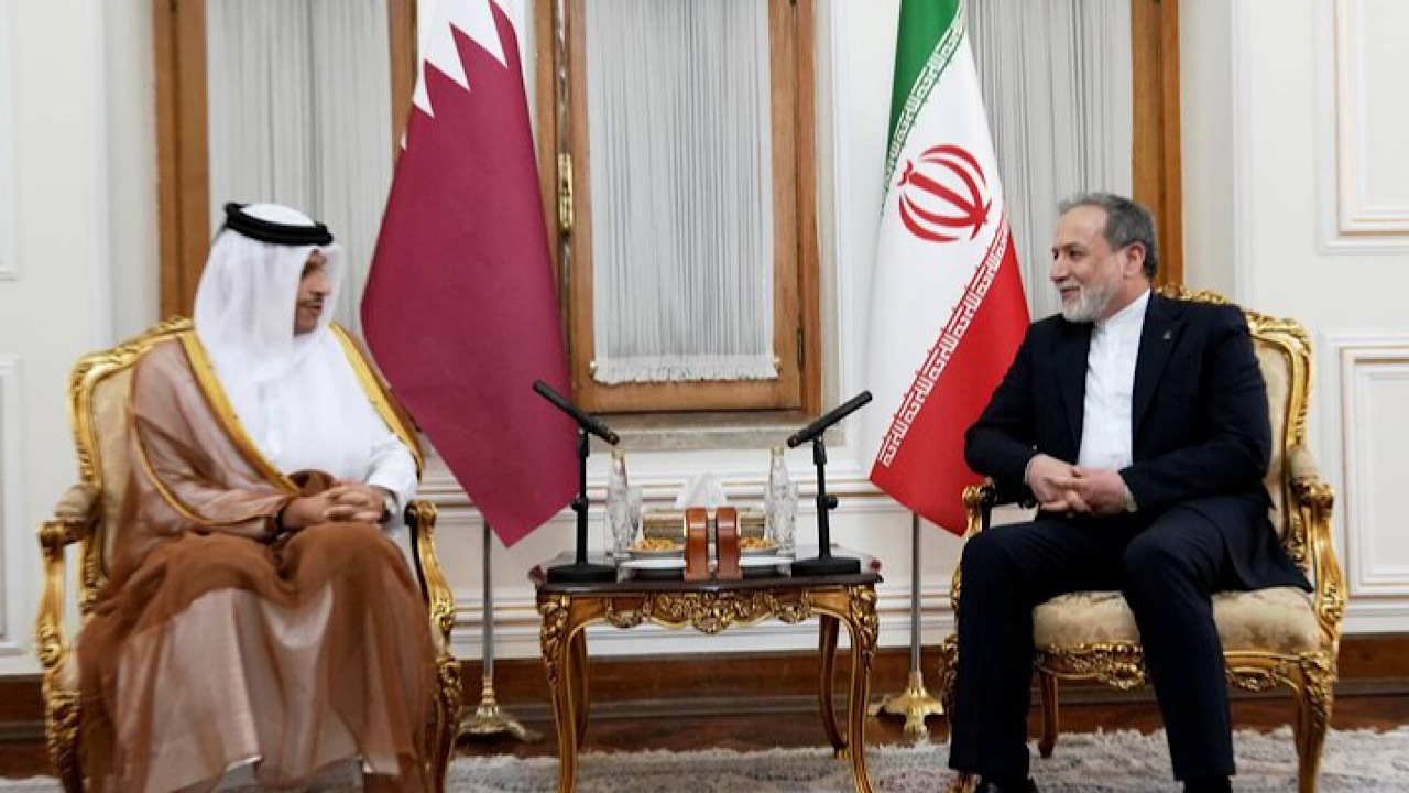 دیدار نخست‌وزیر قطر با عراقچی