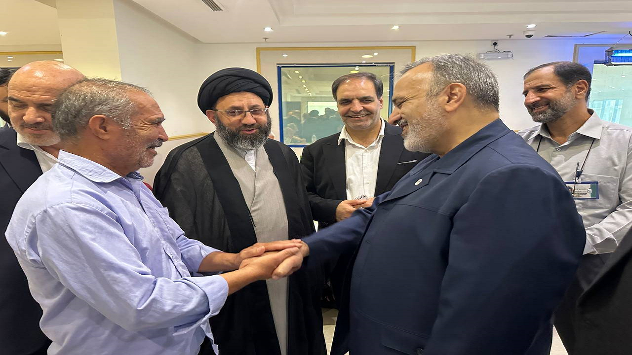 ارزیابی میدانی خدمات اسکان زائران ایرانی در مکه